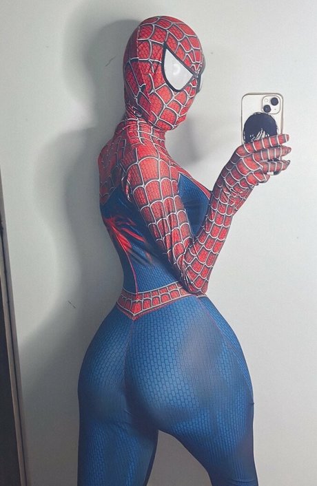 Elain3uwu high quality model picture