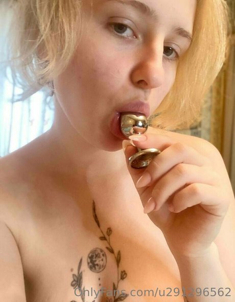 yui tyan model nudes galleries