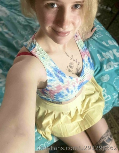 yui tyan sexy actress images