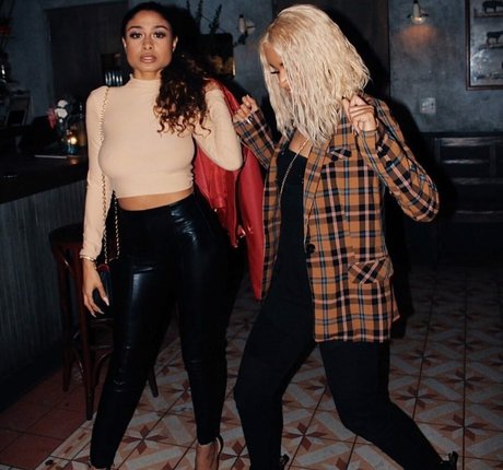 AlessiaSays star high quality image