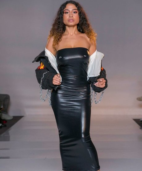 AlessiaSays nudes actress images