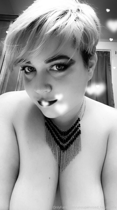 unsupervised housewife star nice picture