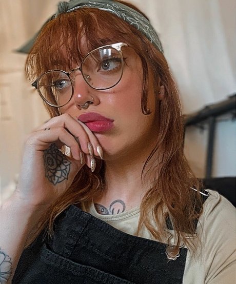 molly p a penny art model picture