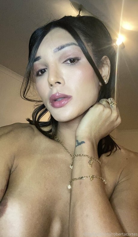 robertacortes erotic model picture