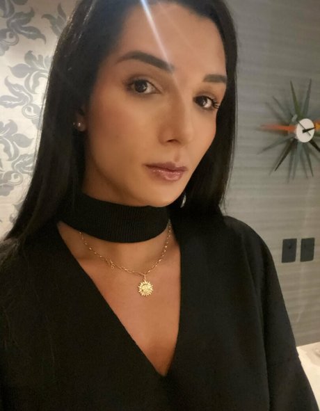 robertacortes exclusive actress pics