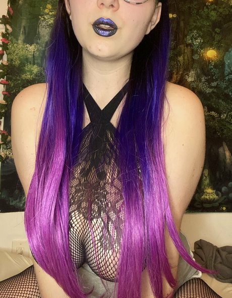 Mim Turner star erotic images