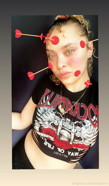 lolaslimm erotic pornstar pic