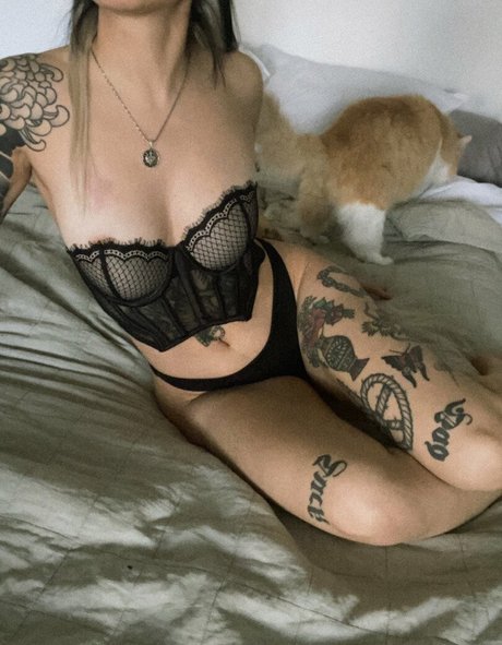 Metroapero pornstar free pics