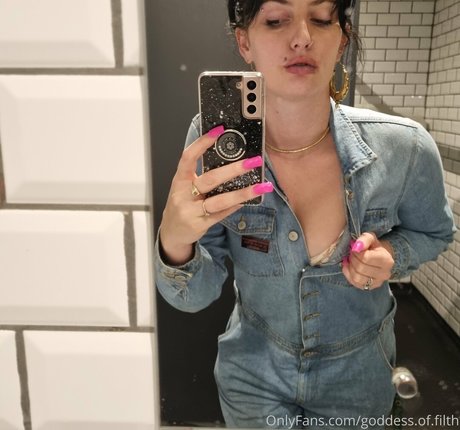 lesbian feet onlyfans pornographic pictures