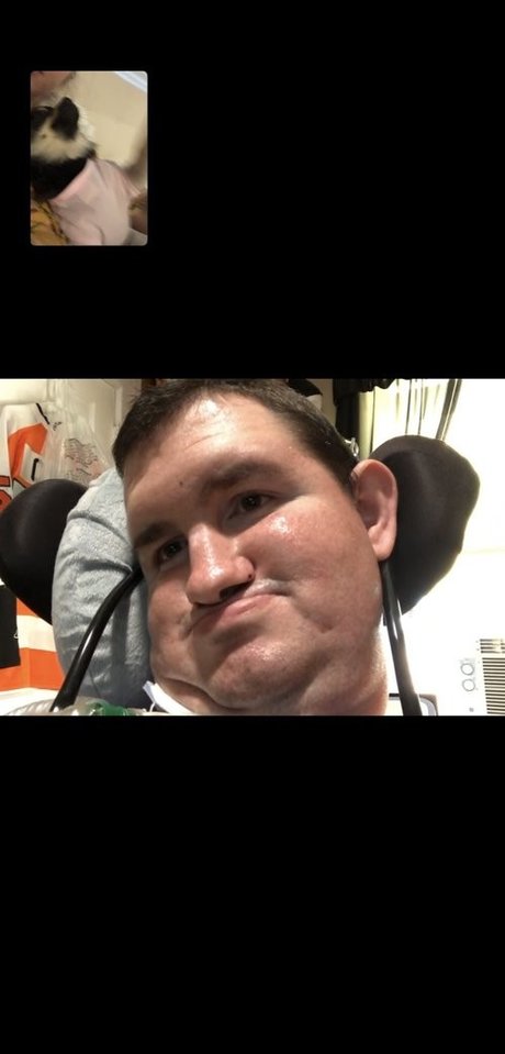 Elenakoshkaxoxo pornstar adult image