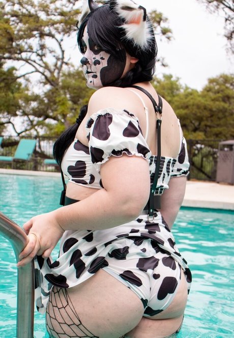 CloverCosplays hd model pic