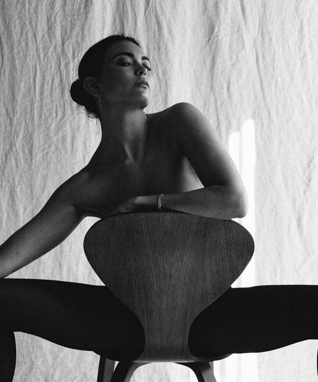 Kyra Santoro star naked pictures