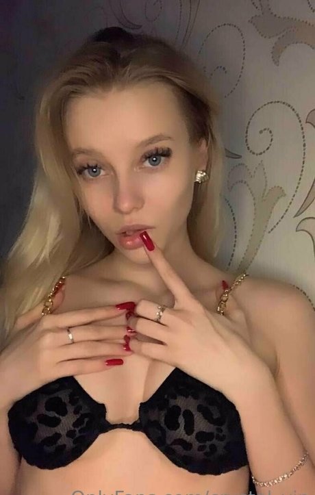 crystal vip exclusive pornstar image