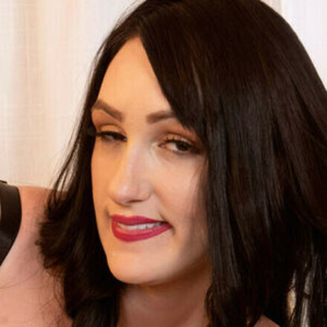 Suki Ski star images