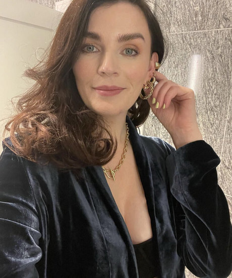 Aisling Bea perfect pornstar gallery