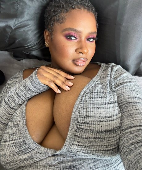 lingerieloungefree hd actress pic