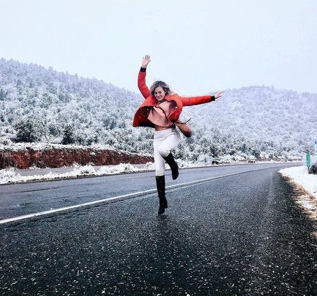 Scout Taylor Compton Profile pic