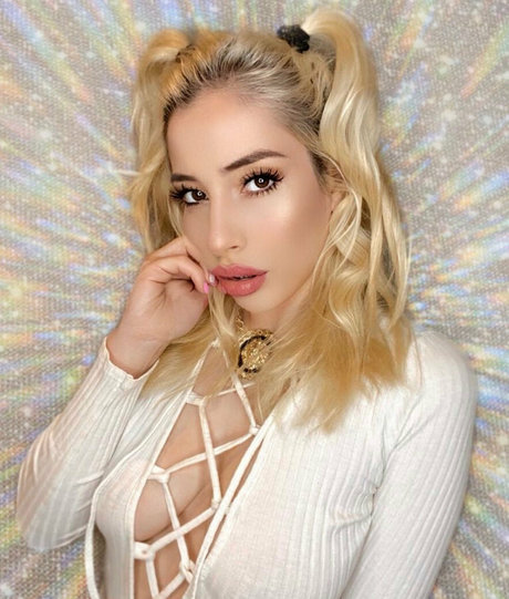 itsmollyxo art star image