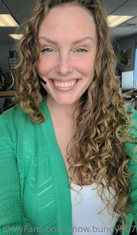 snow bunny907 hot model picture