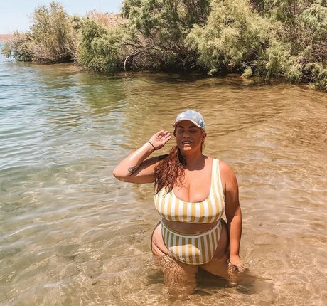 Ashleigh Dunn star top gallery