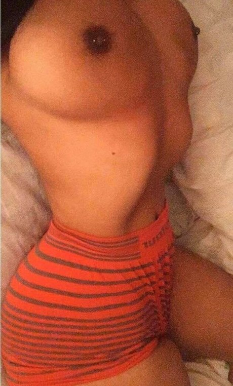 Laali Calem star sexy pics