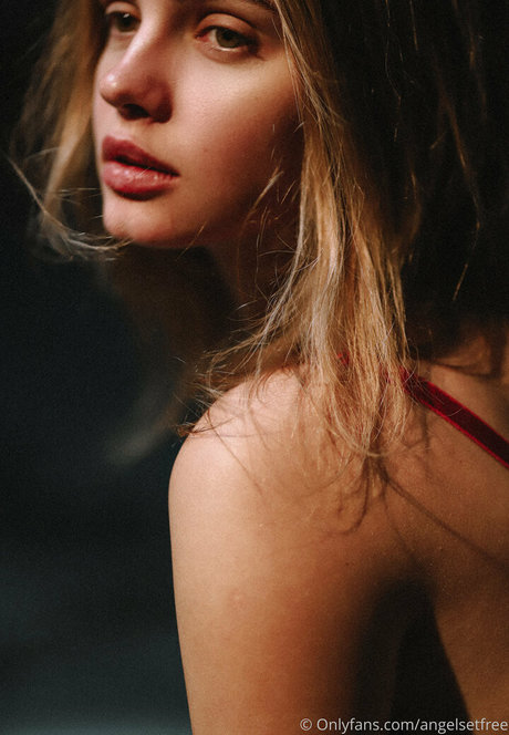 Angelsetfree star high quality pic