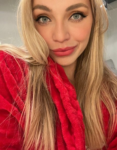 loveachloe sexy pornstar image