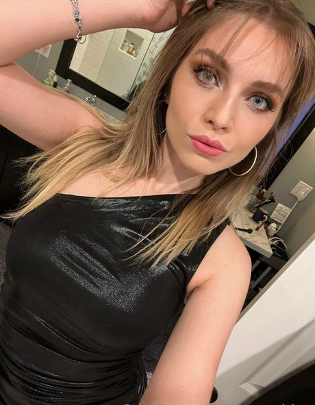 loveachloe model hot pic