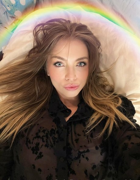 loveachloe naked actress images