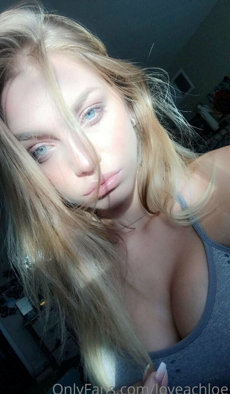 loveachloe pretty pornstar pic