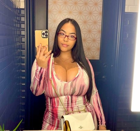 Jaki Oppai pornographic model photos