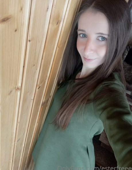esterfreee Profile pic