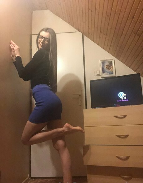 esterfreee nice model picture