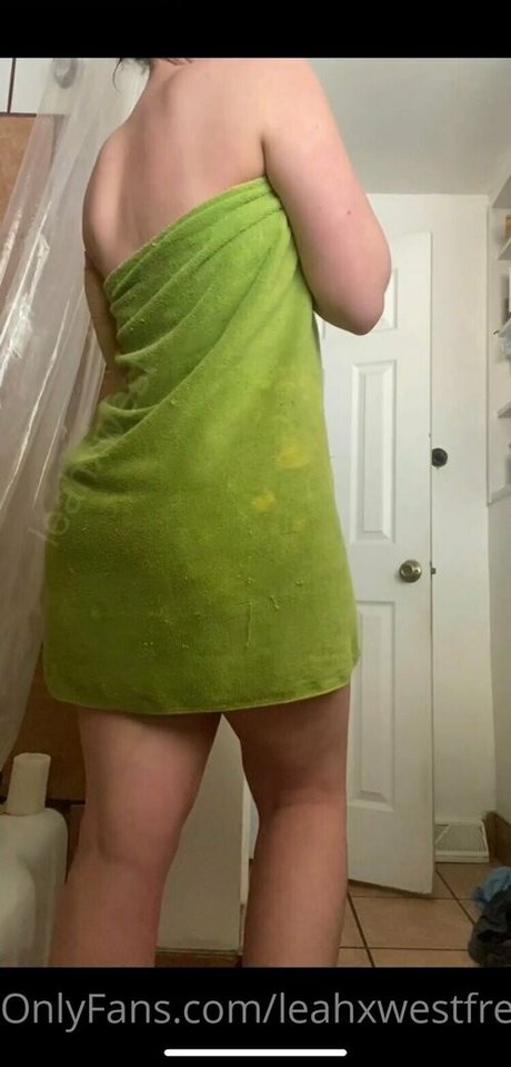 leahxwestfree exclusive star photos