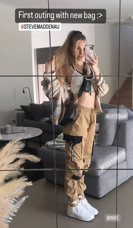 Fasffy Mega Dump nude actress picture