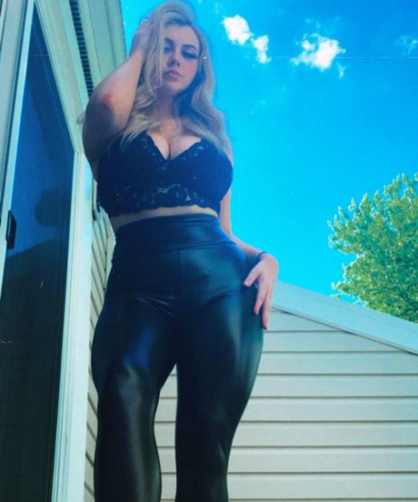 Larkan Danielle art pornstar photo