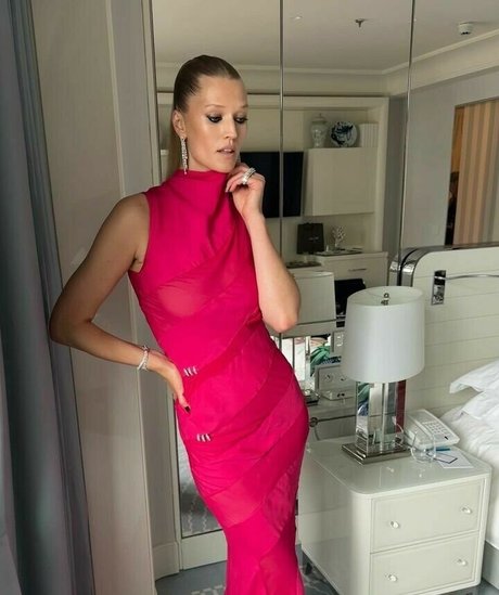 Toni Garrn free actress picture