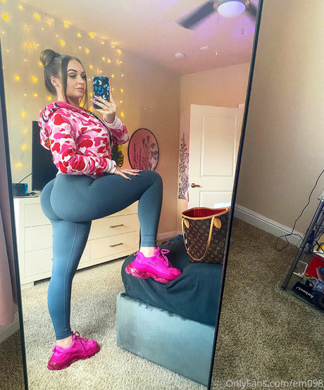 em098 nude star image