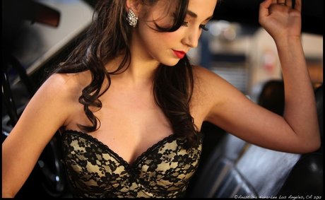 Molly Ephraim beautiful actress picture