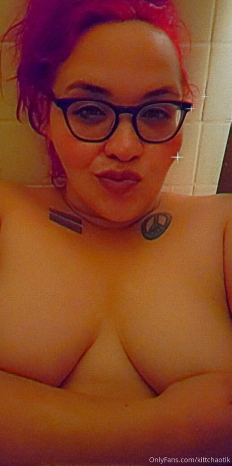 kittchaotik star erotic image