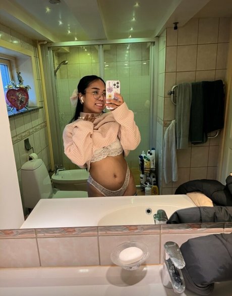 keraiink free actress photos