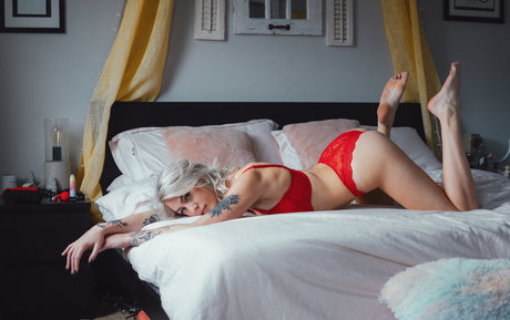 amandahoneyxx erotic actress pics