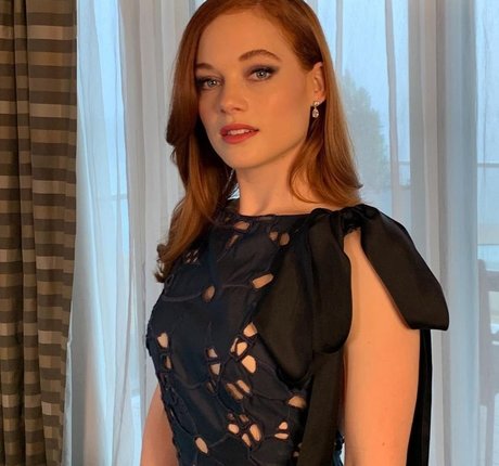 Jane Levy star photos