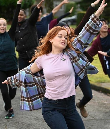 Jane Levy nice actress pics