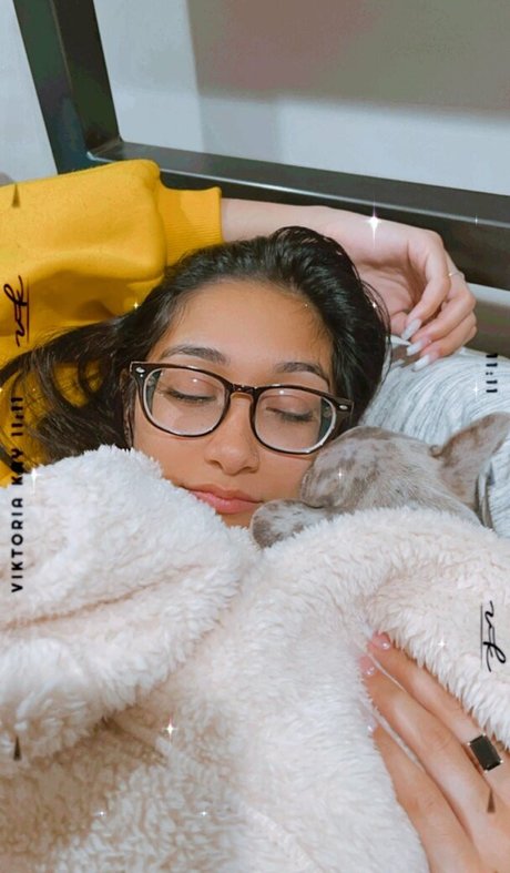 Jenelle Mathew model gallery