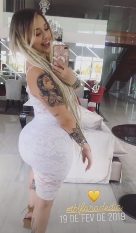 Victoria Macan pornstar adult pic