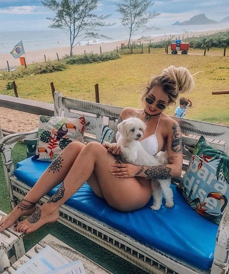 Victoria Macan beautiful actress image