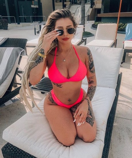 Victoria Macan porn model galleries