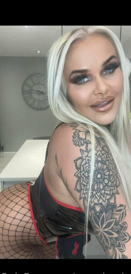 Porscheplatinum star nudes img