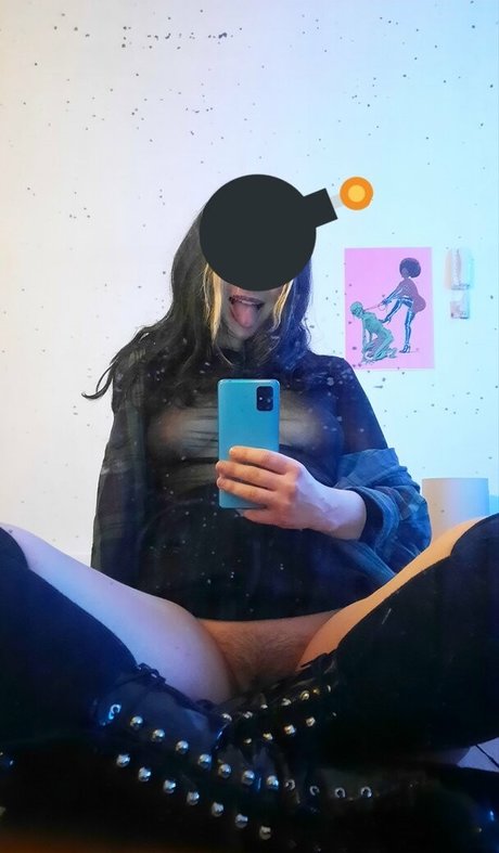 emiliamars nudes pornstar image